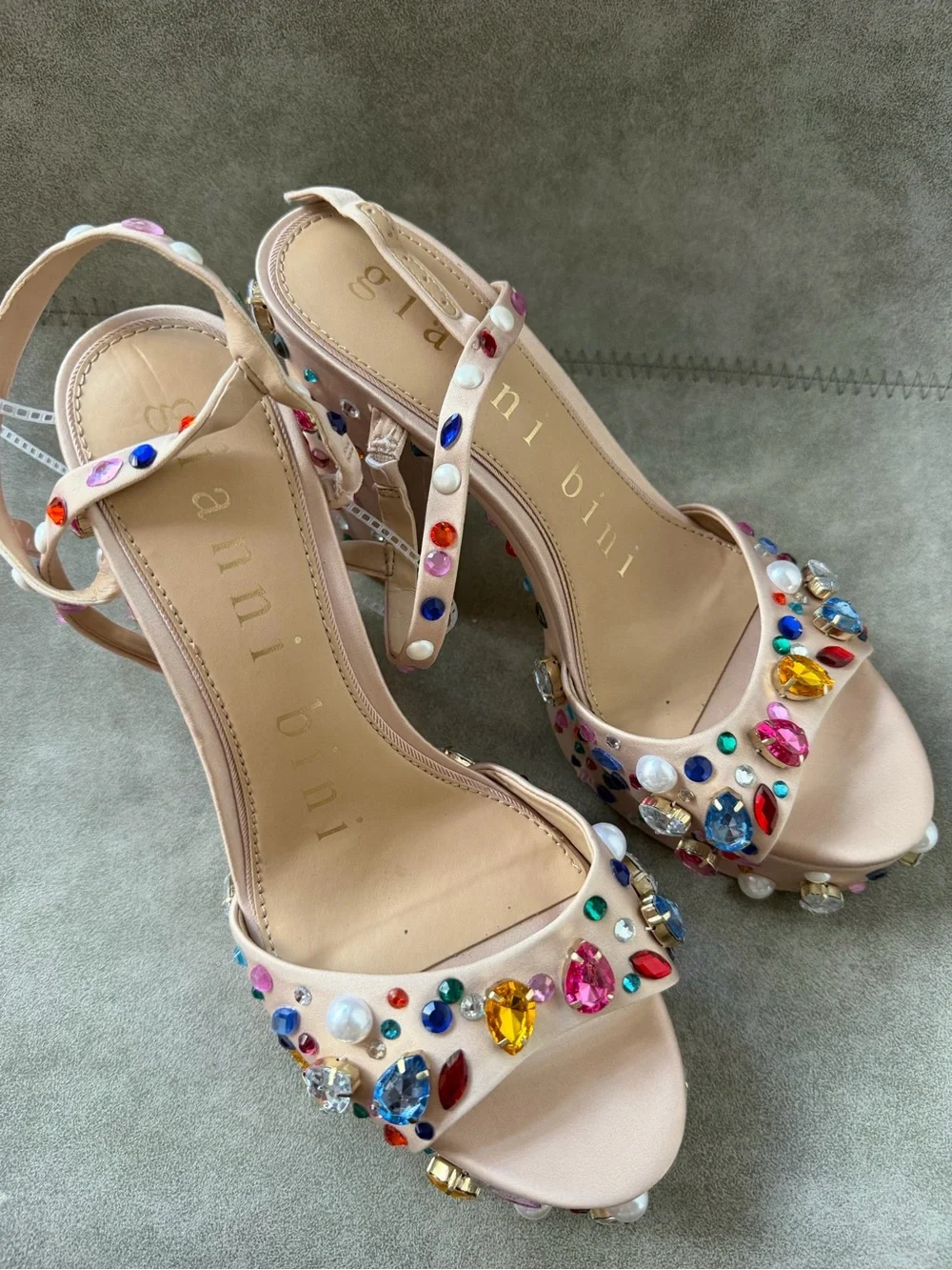 NWT Gianni Bini Calvan Jewel Ornamented Platform Dress Sandals Sz 9,5